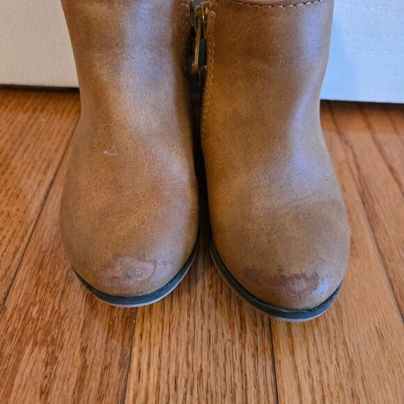 Toddler girls size 7 brown boots from Cat and Jack - Picture 2 of 8